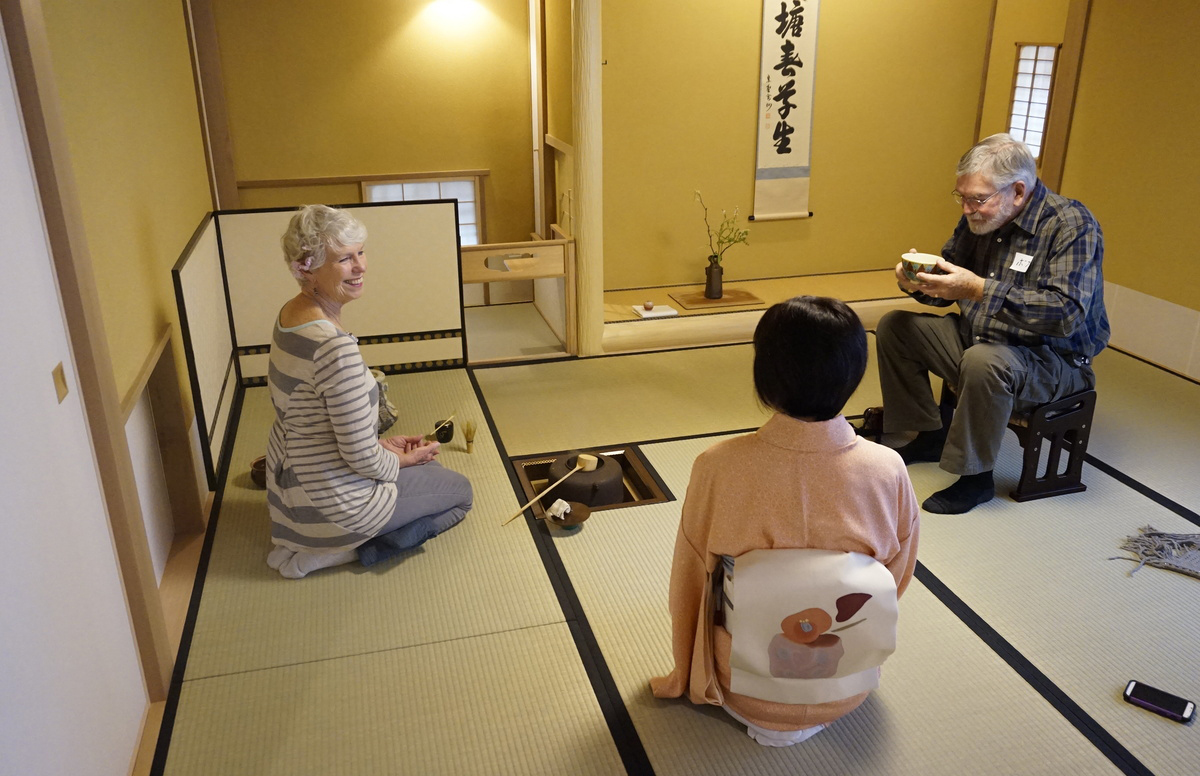 Experience tea ceremony at Kofuen-kanazawa